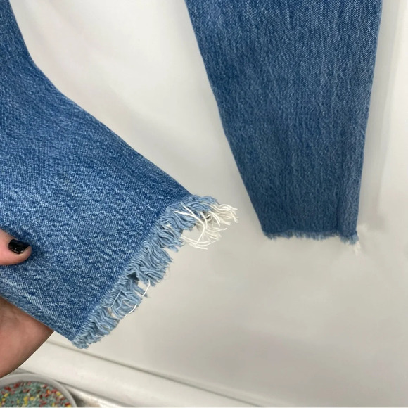 Levi's‎ Premium Wedgie Fit Jeans Women Size 25 Blue Cotton Raw Frayed Hem Ripped - Picture 4 of 13